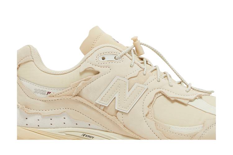 New Balance 2002R Protection Pack Sandstone Turtledove