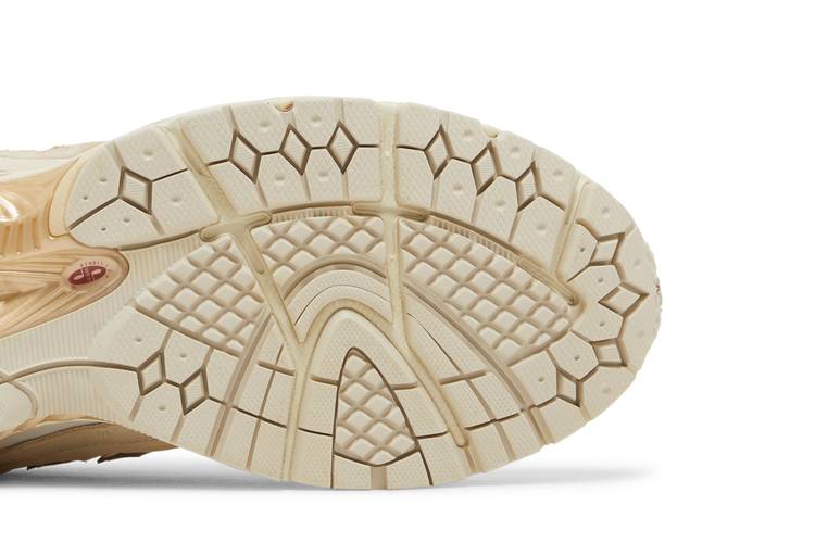 New Balance 2002R Protection Pack Sandstone Turtledove