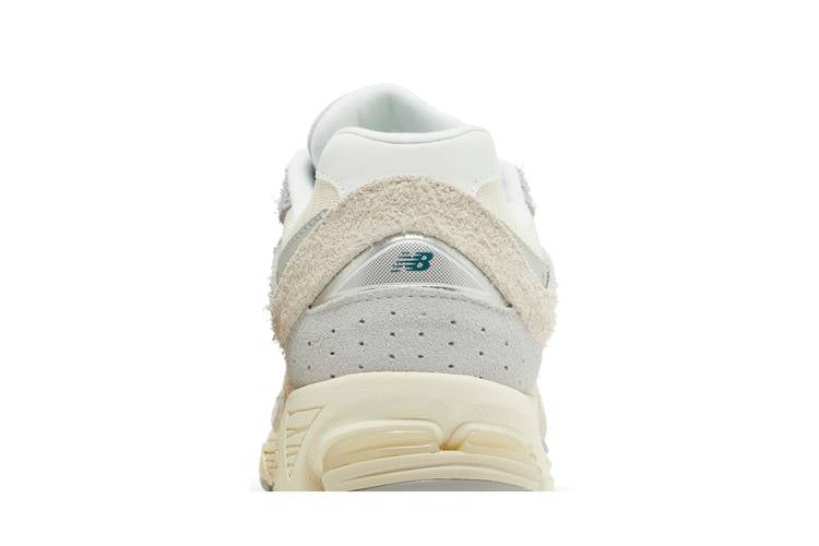 New Balance 2002R Linen